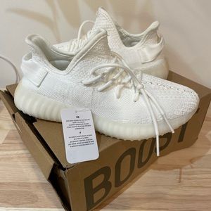 White Yeezys 350 V2 Triple White
